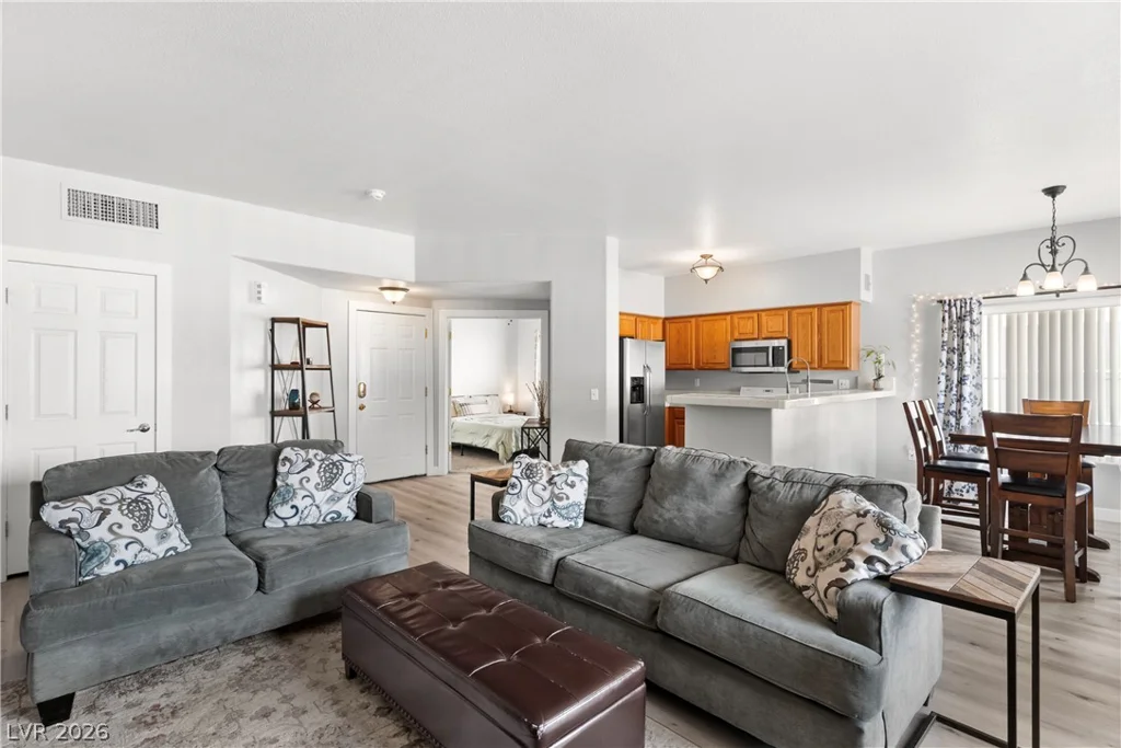 4940 Black Bear, Las Vegas, NV 89149