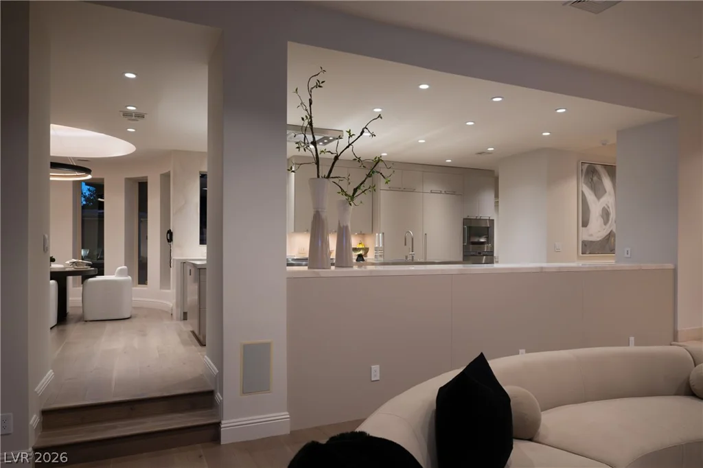 65 Cascade Creek, Las Vegas, NV 89113