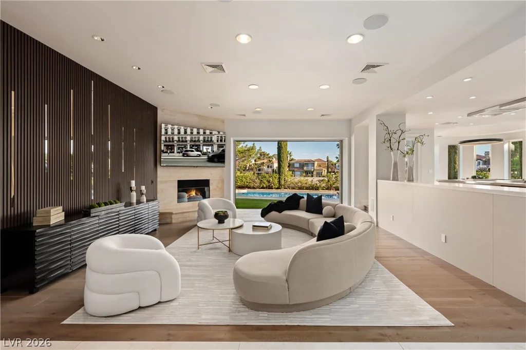 65 Cascade Creek, Las Vegas, NV 89113