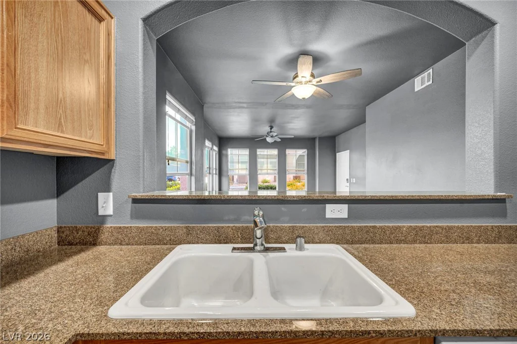 10001 Peace, Las Vegas, NV 89147