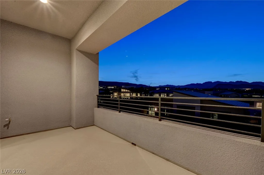 10738 Desert Heights, Las Vegas, NV 89135