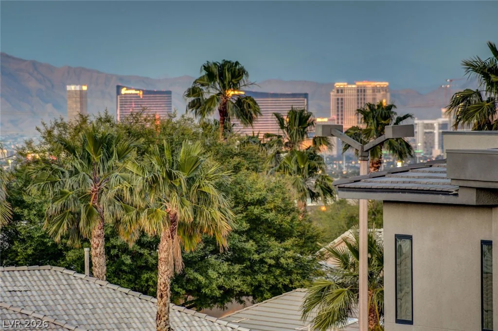10738 Desert Heights, Las Vegas, NV 89135