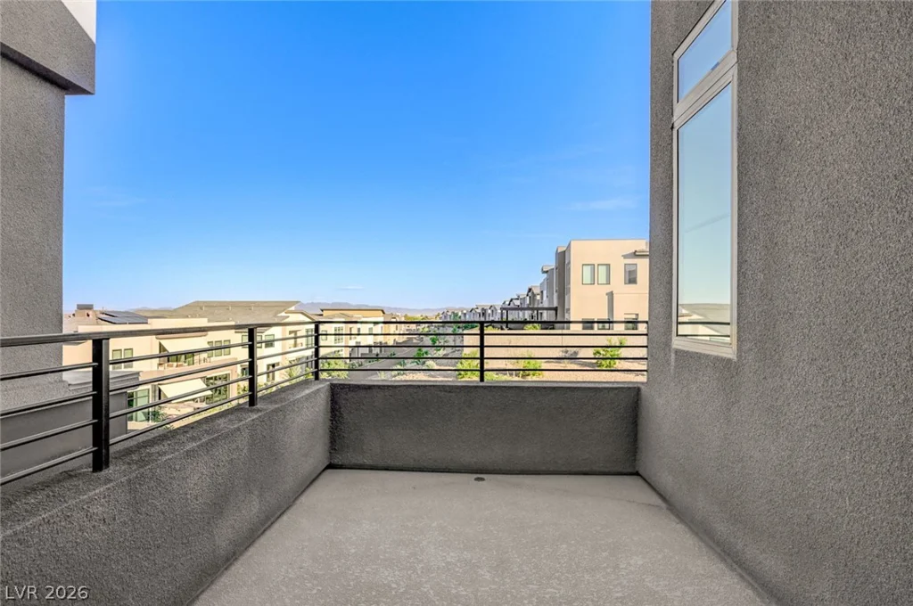 10738 Desert Heights, Las Vegas, NV 89135