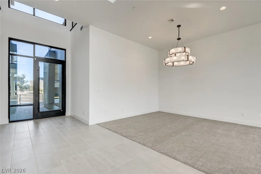 10738 Desert Heights, Las Vegas, NV 89135