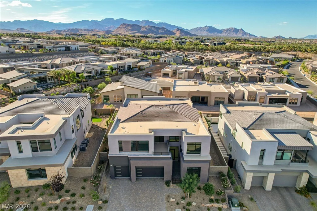 10738 Desert Heights, Las Vegas, NV 89135