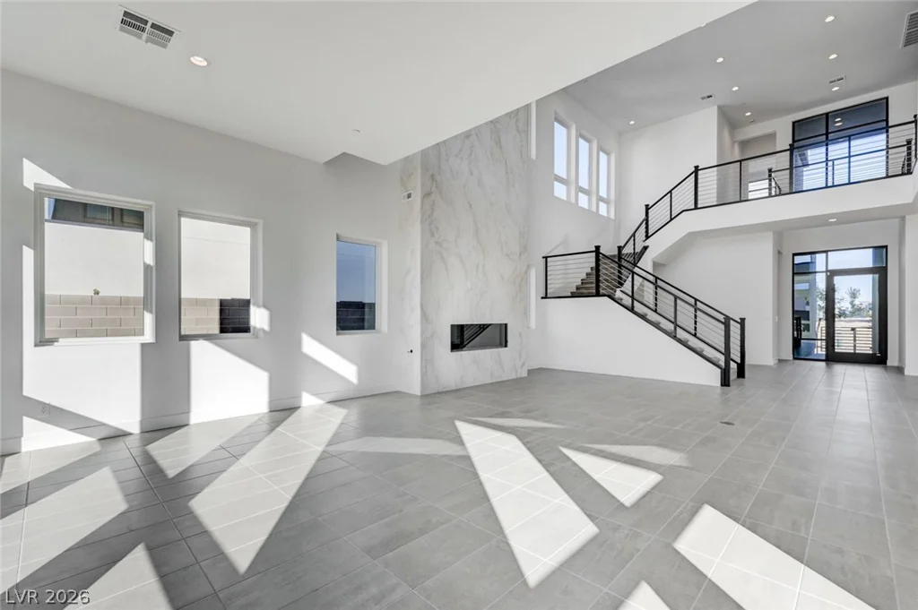 10738 Desert Heights, Las Vegas, NV 89135