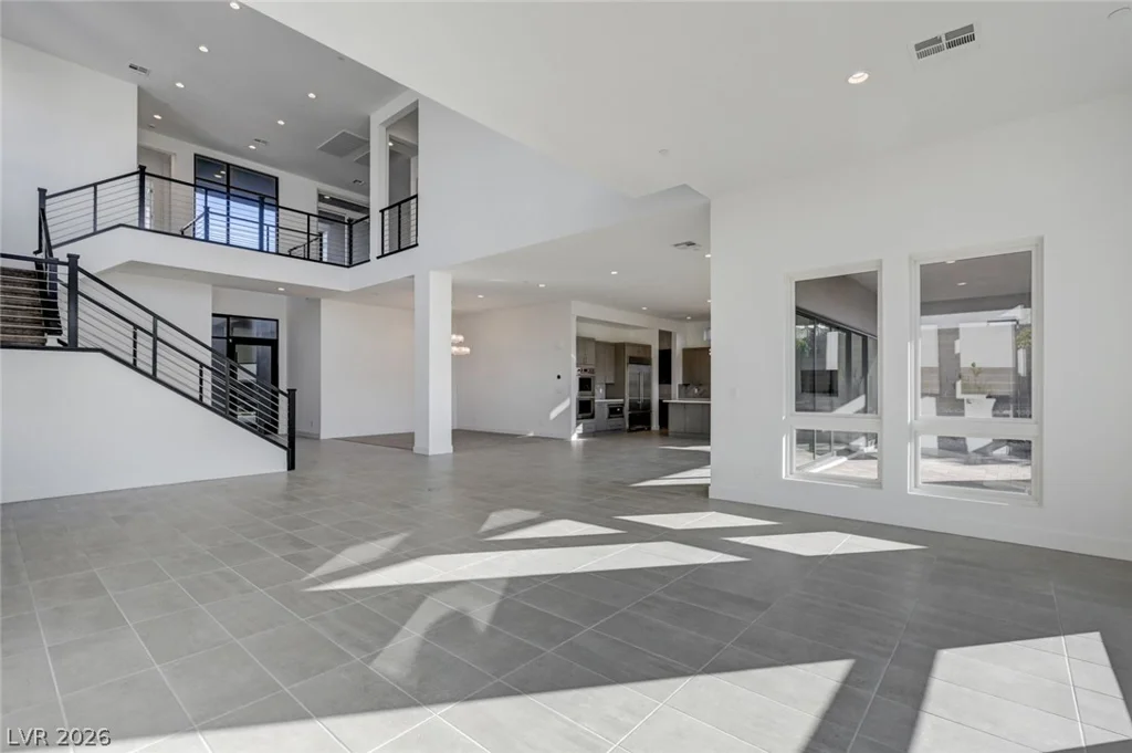10738 Desert Heights, Las Vegas, NV 89135
