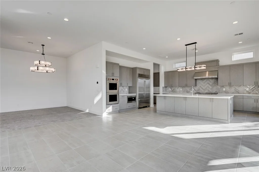 10738 Desert Heights, Las Vegas, NV 89135