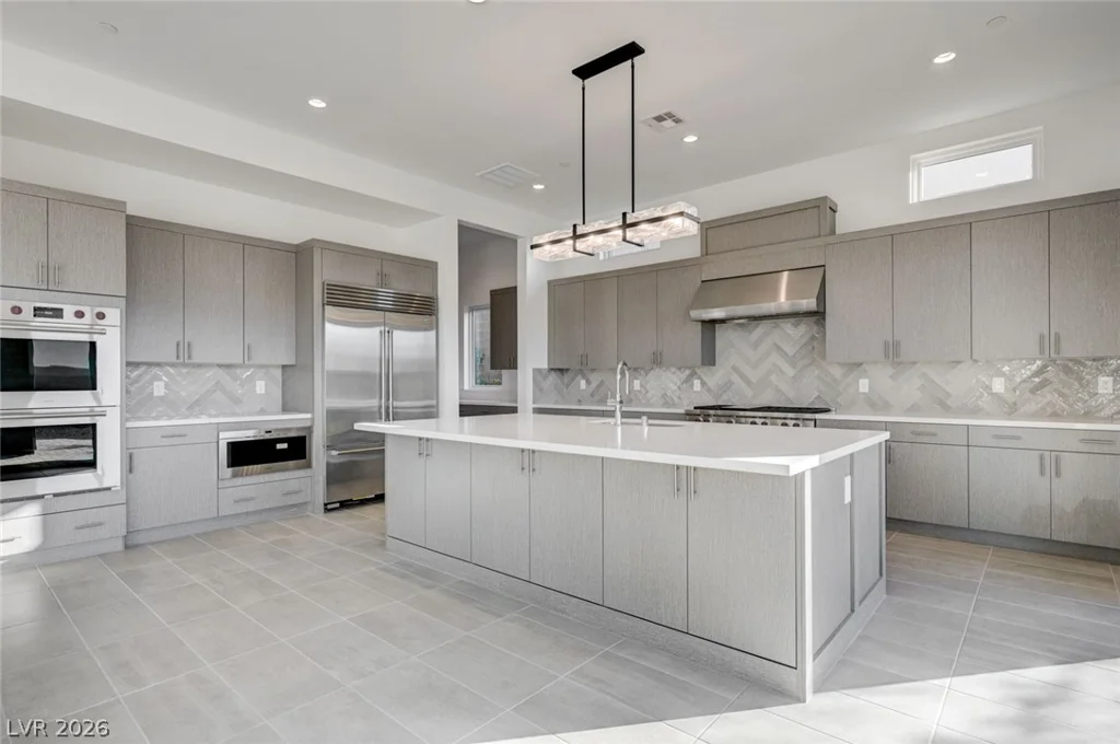 10738 Desert Heights, Las Vegas, NV 89135