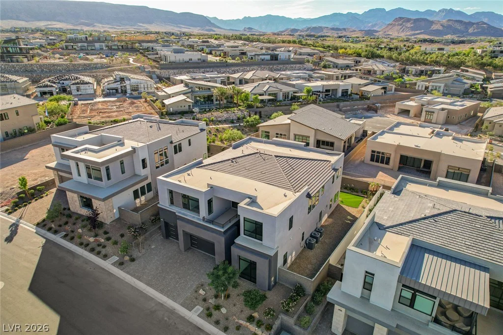 10738 Desert Heights, Las Vegas, NV 89135