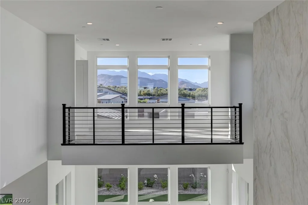 10738 Desert Heights, Las Vegas, NV 89135