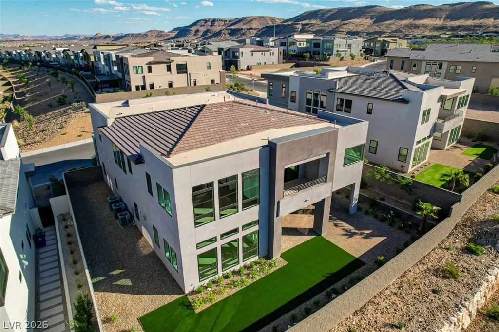 10738 Desert Heights, Las Vegas, NV 89135