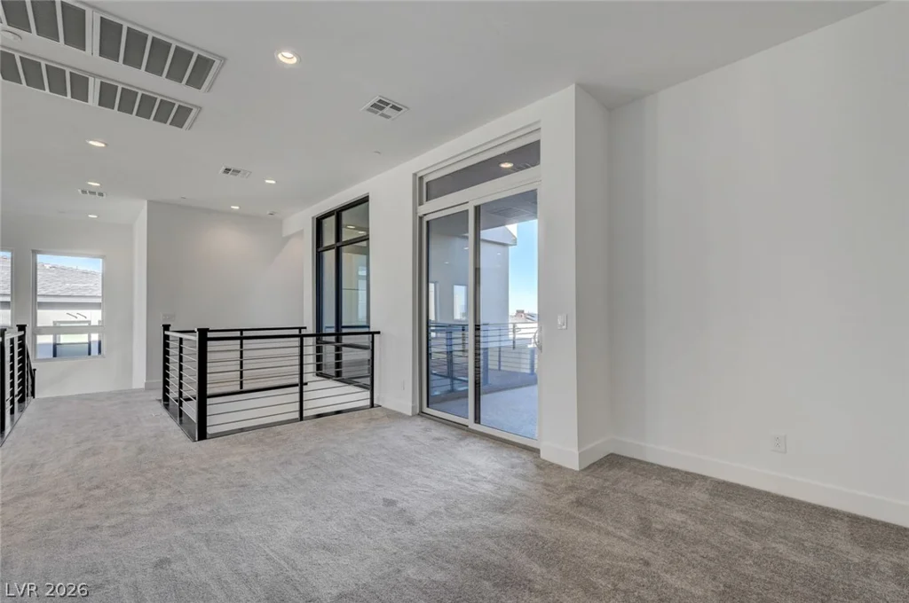 10738 Desert Heights, Las Vegas, NV 89135