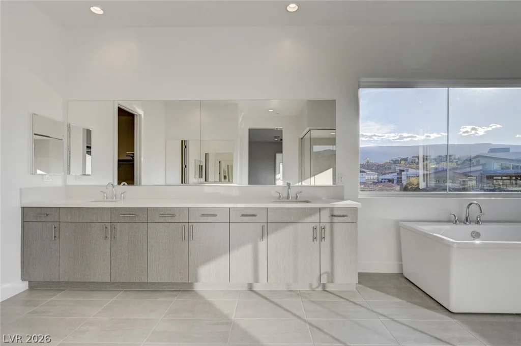 10738 Desert Heights, Las Vegas, NV 89135