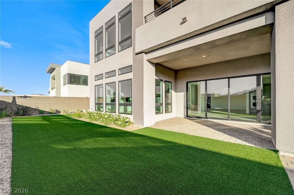 10738 Desert Heights, Las Vegas, NV 89135