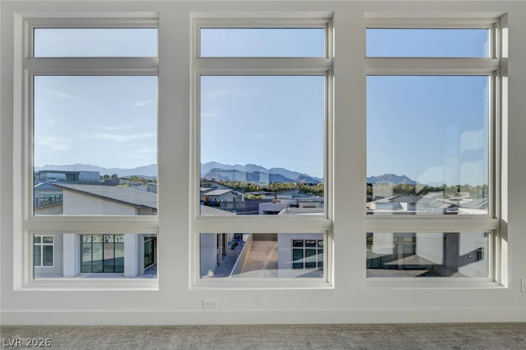 10738 Desert Heights, Las Vegas, NV 89135