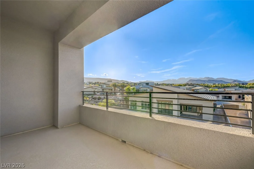 10738 Desert Heights, Las Vegas, NV 89135
