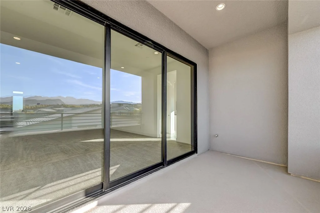 10738 Desert Heights, Las Vegas, NV 89135
