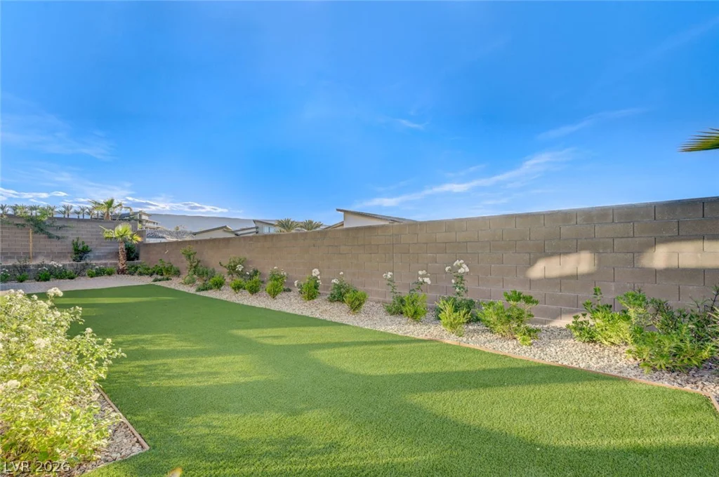 10738 Desert Heights, Las Vegas, NV 89135