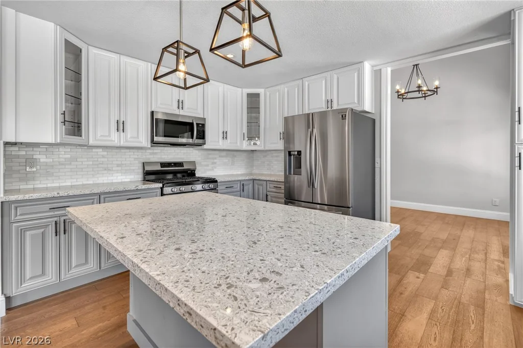 7444 Shangri La, Las Vegas, NV 89147