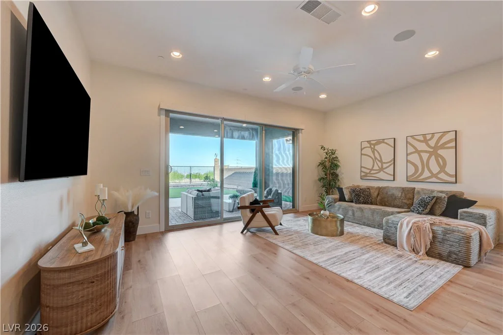 406 Nine Mile Creek, Las Vegas, NV 89138