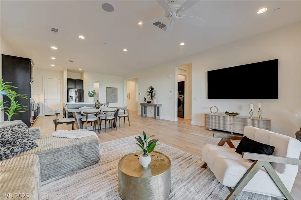 406 Nine Mile Creek, Las Vegas, NV 89138