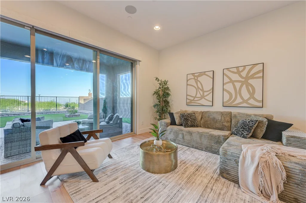 406 Nine Mile Creek, Las Vegas, NV 89138
