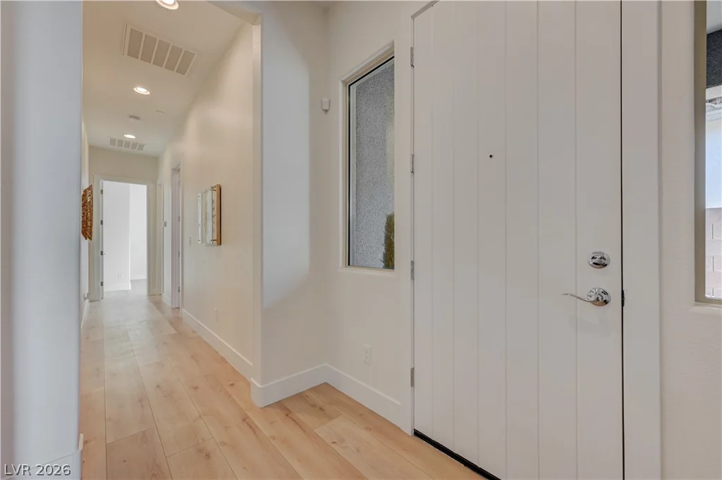 406 Nine Mile Creek, Las Vegas, NV 89138