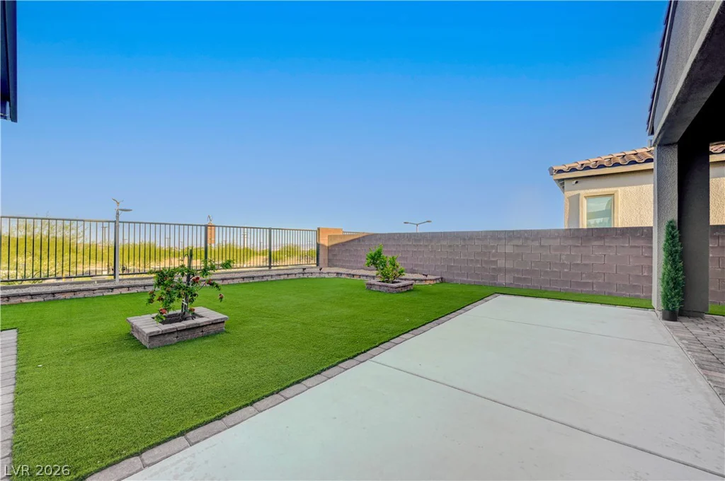 406 Nine Mile Creek, Las Vegas, NV 89138