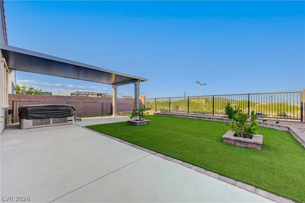 406 Nine Mile Creek, Las Vegas, NV 89138