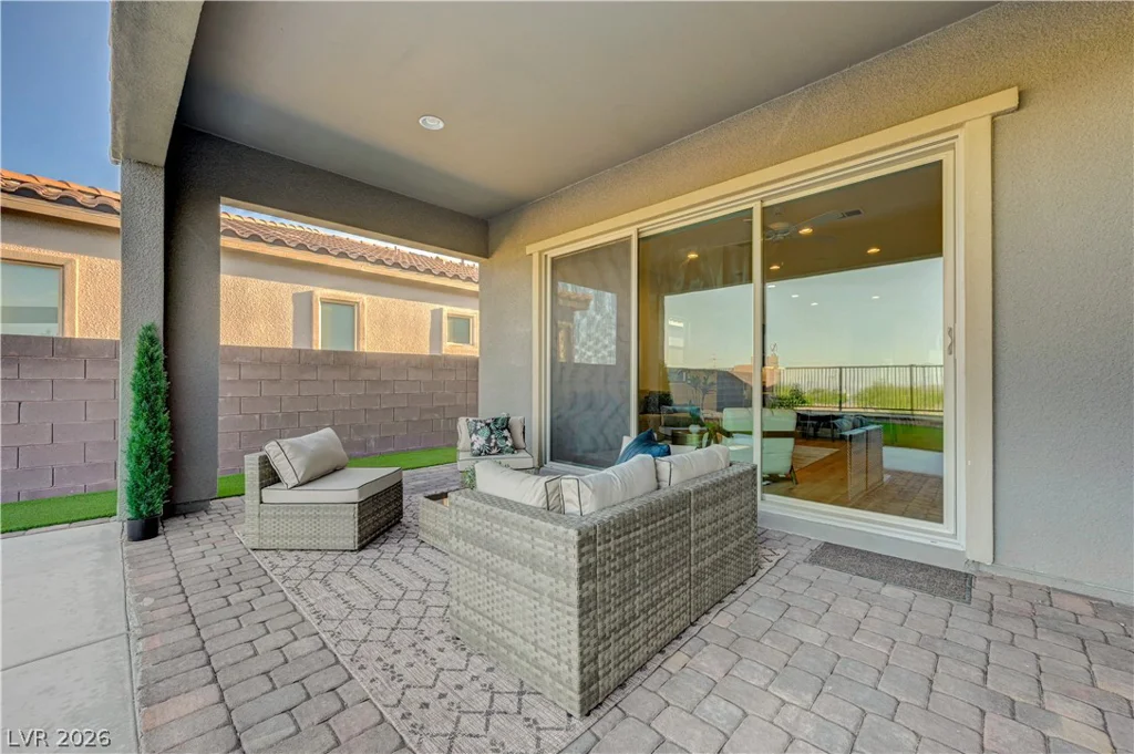 406 Nine Mile Creek, Las Vegas, NV 89138
