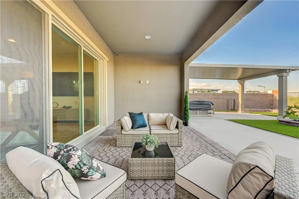 406 Nine Mile Creek, Las Vegas, NV 89138