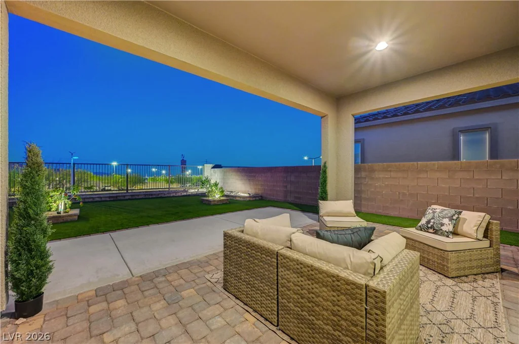 406 Nine Mile Creek, Las Vegas, NV 89138