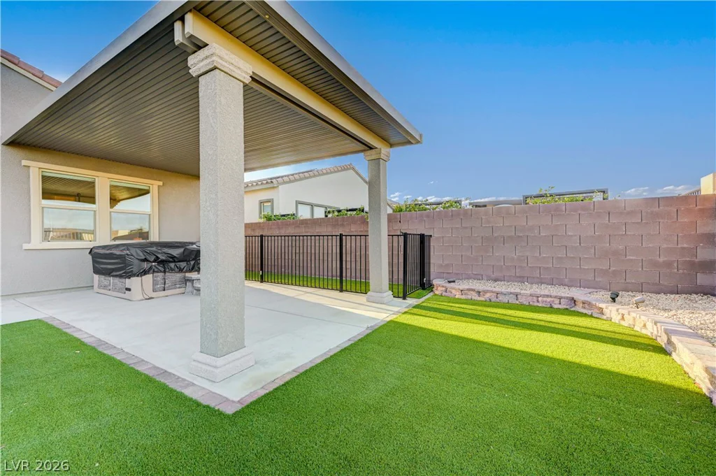 406 Nine Mile Creek, Las Vegas, NV 89138