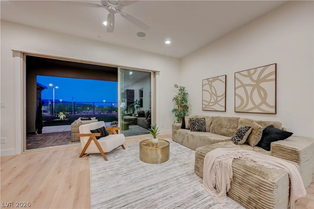 406 Nine Mile Creek, Las Vegas, NV 89138