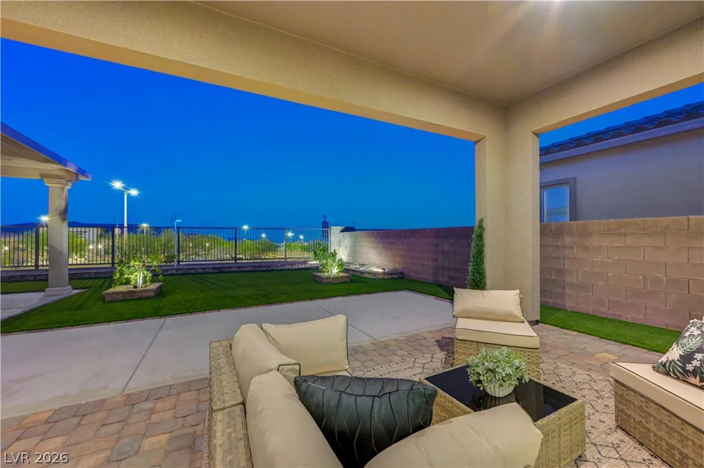 406 Nine Mile Creek, Las Vegas, NV 89138