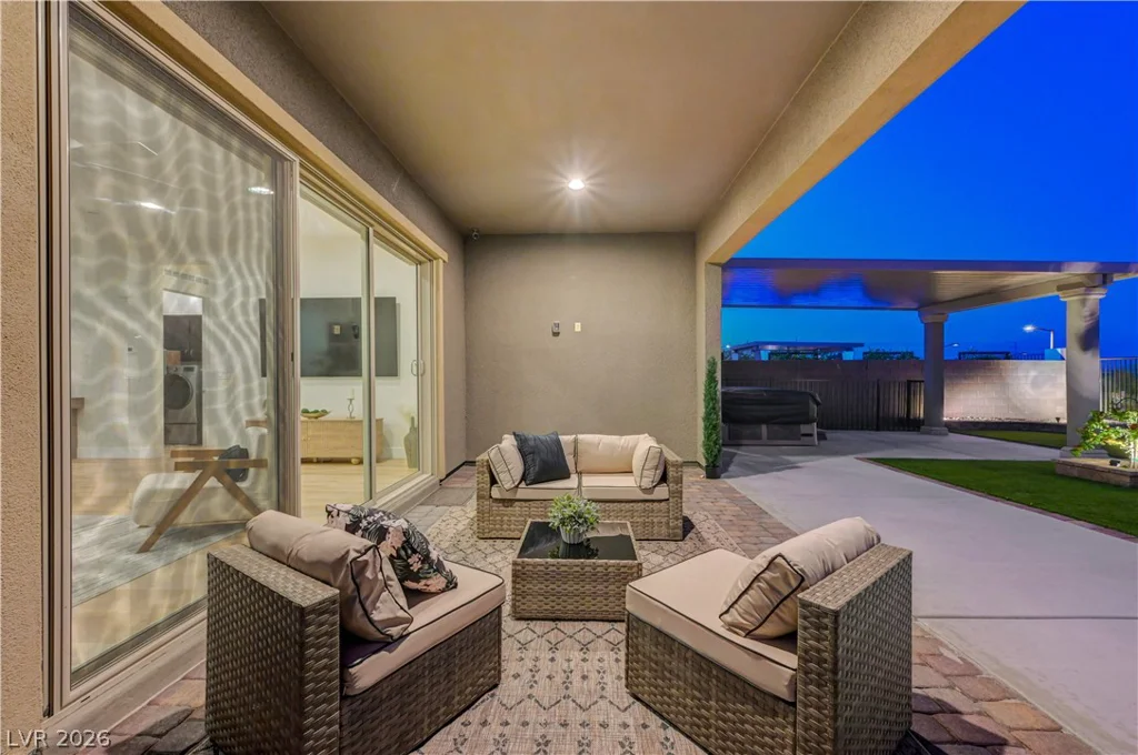 406 Nine Mile Creek, Las Vegas, NV 89138