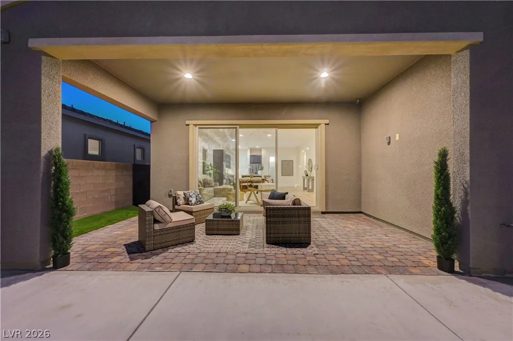 406 Nine Mile Creek, Las Vegas, NV 89138