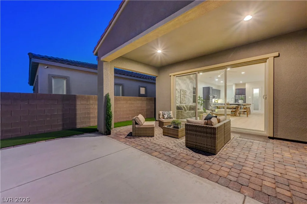 406 Nine Mile Creek, Las Vegas, NV 89138