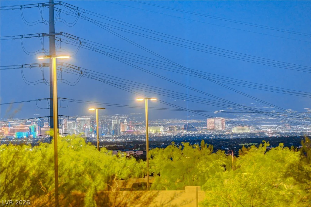 406 Nine Mile Creek, Las Vegas, NV 89138