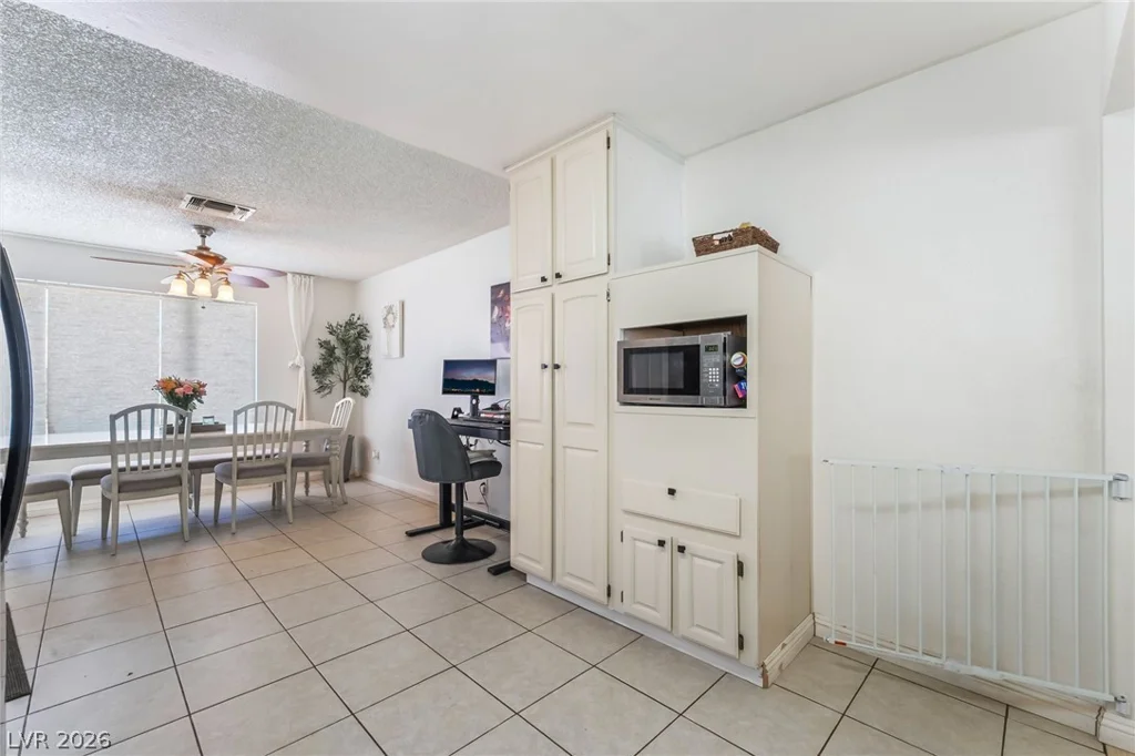 6999 Mountain Moss, Las Vegas, NV 89147