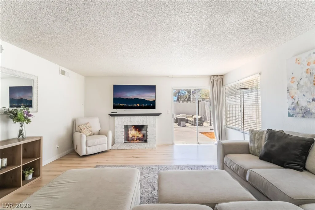 6999 Mountain Moss, Las Vegas, NV 89147