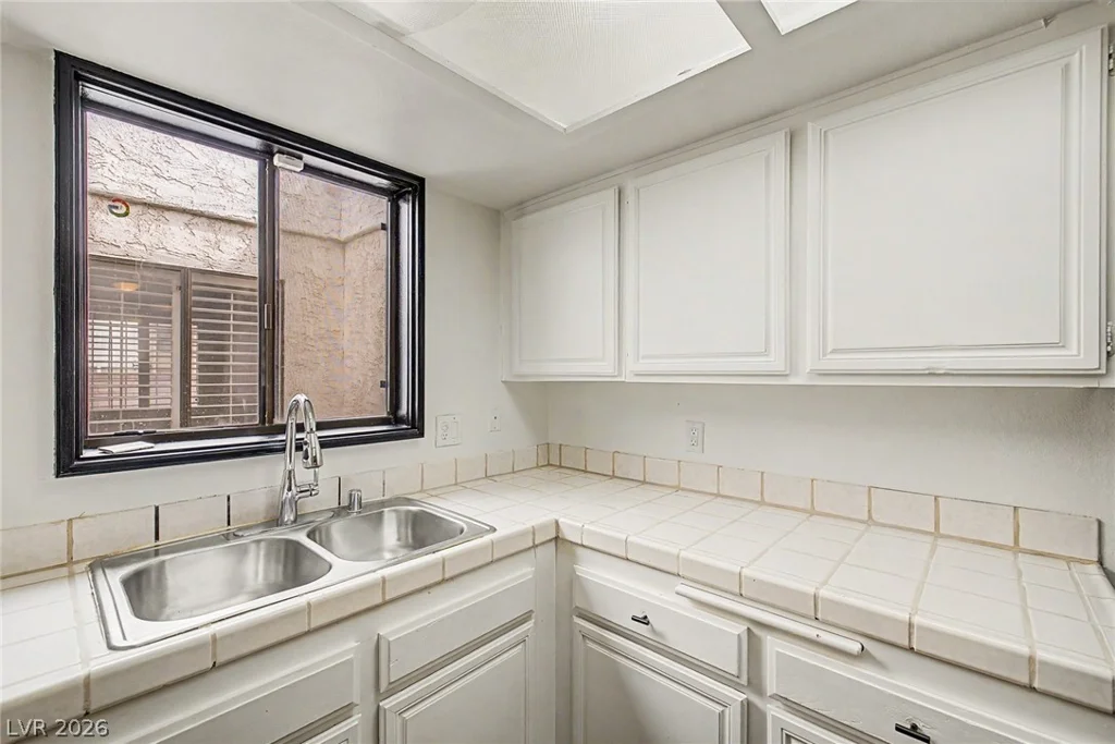 1868 Arbol Verde, Las Vegas, NV 89119