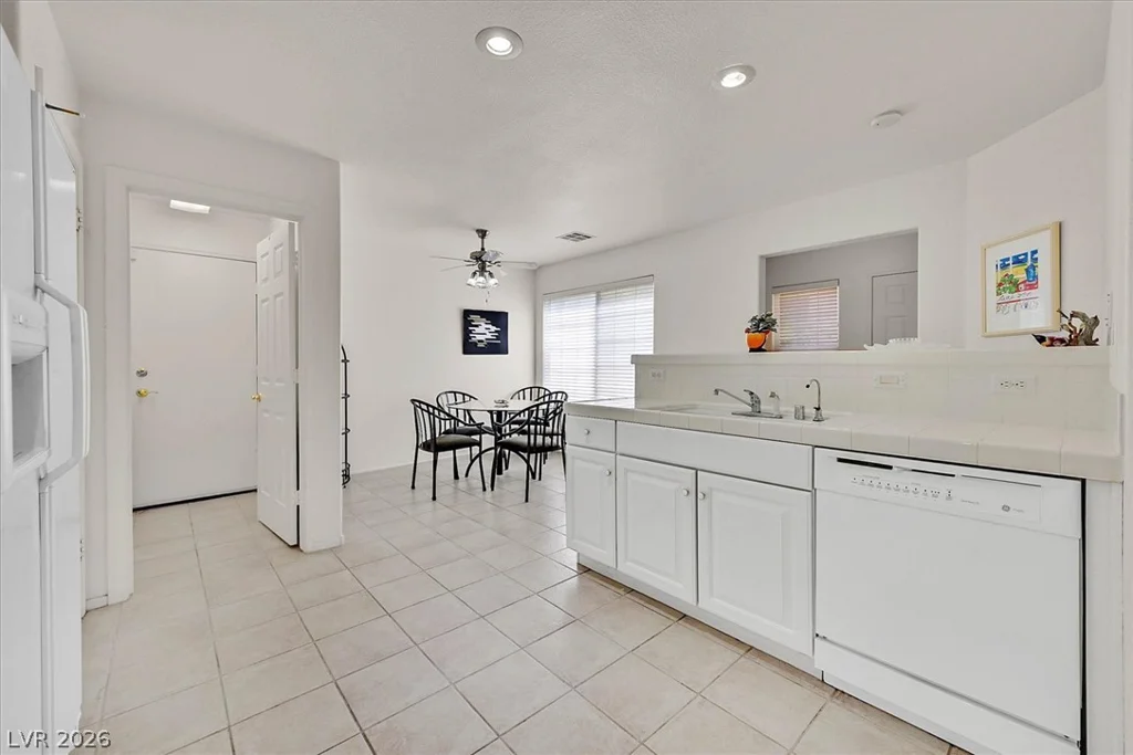 427 Blush Creek, Las Vegas, NV 89144