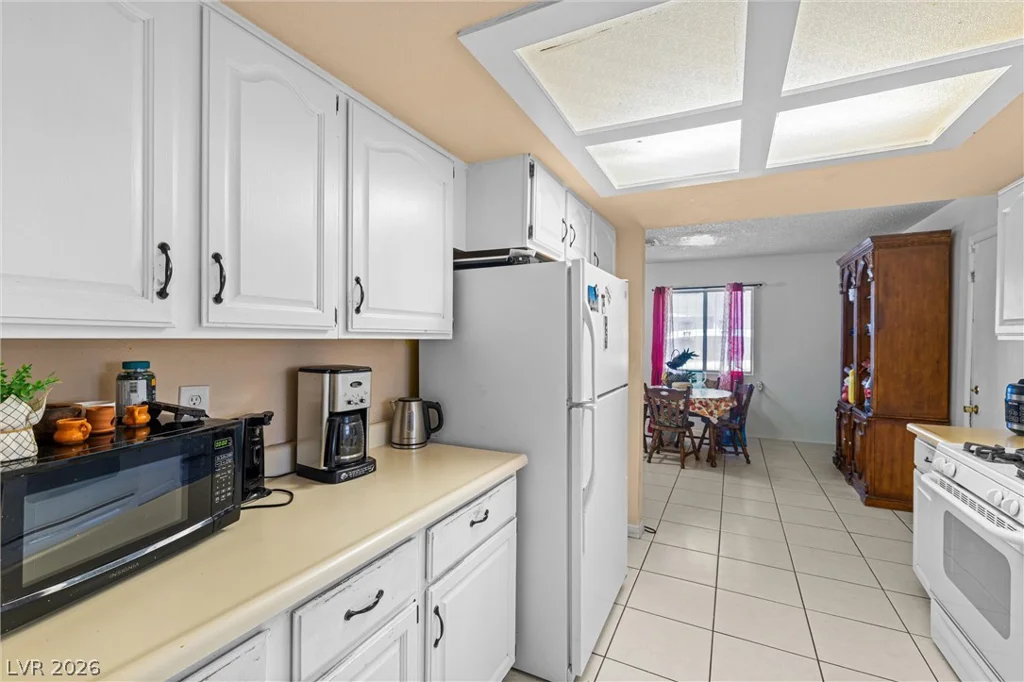 3649 New Horizon, Las Vegas, NV 89115