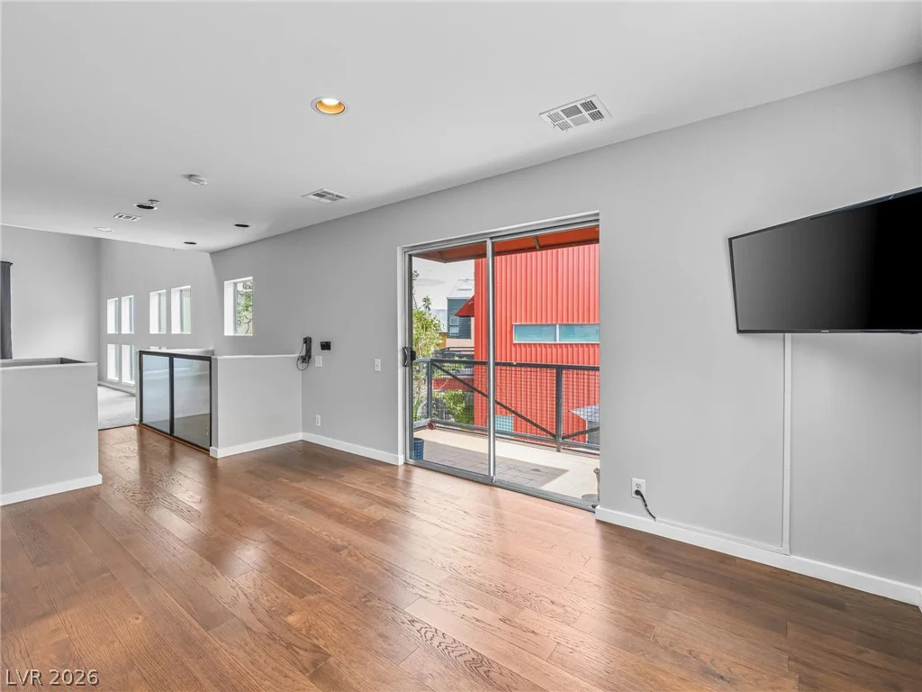 2007 Pin Oak, Las Vegas, NV 89101