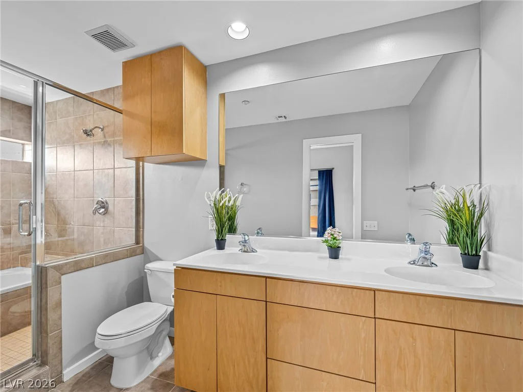 2007 Pin Oak, Las Vegas, NV 89101