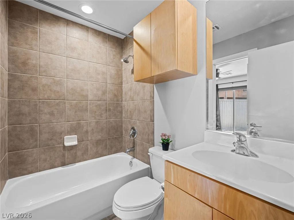 2007 Pin Oak, Las Vegas, NV 89101
