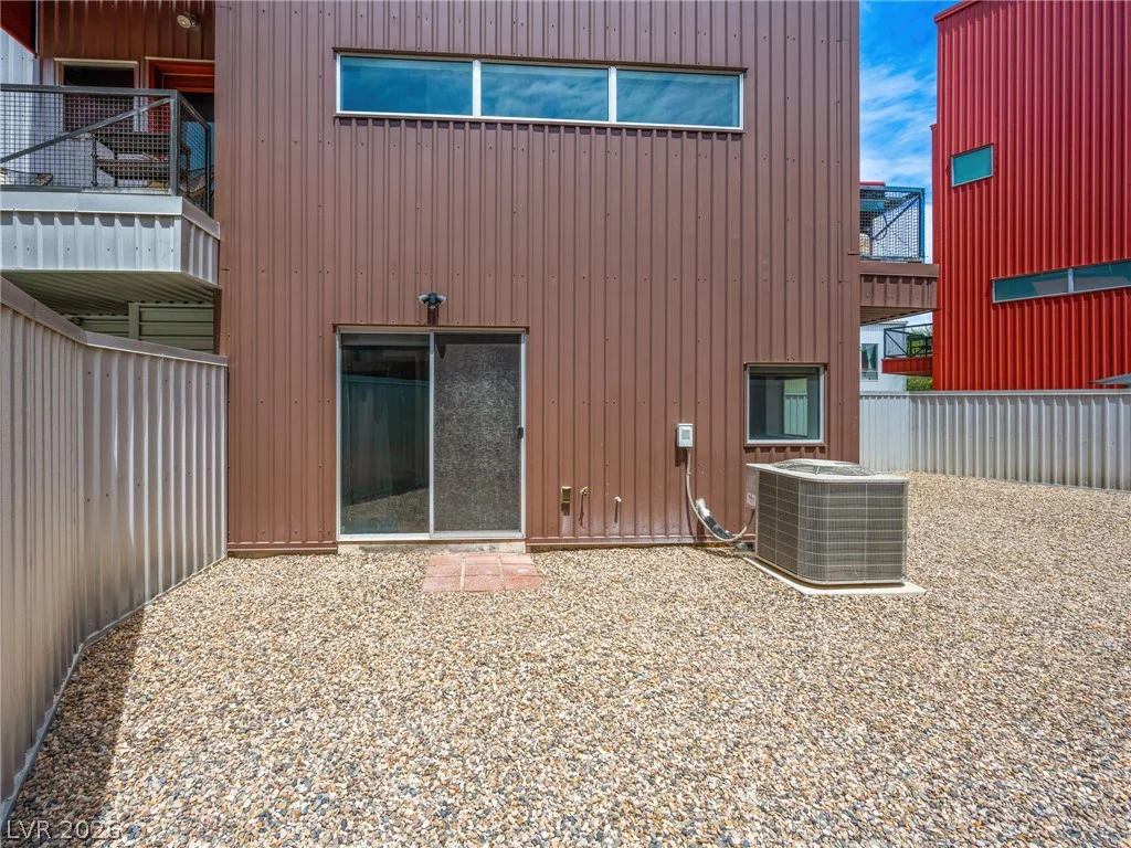 2007 Pin Oak, Las Vegas, NV 89101