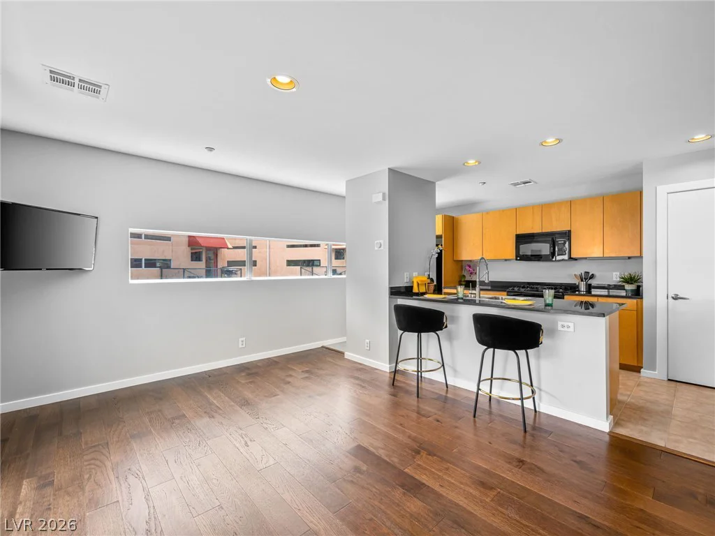 2007 Pin Oak, Las Vegas, NV 89101